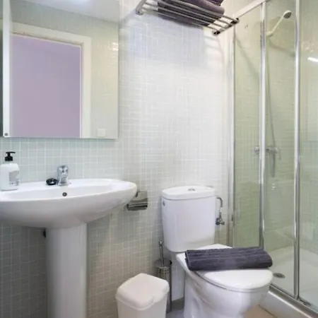 Daire Modern Seafront Flat With A Private Garage *