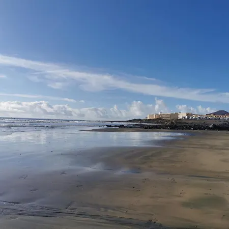 Modern Seafront Flat With A Private Garage El Medano (Tenerife)