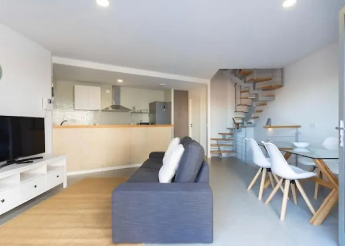 Modern Seafront Flat With A Private Garage