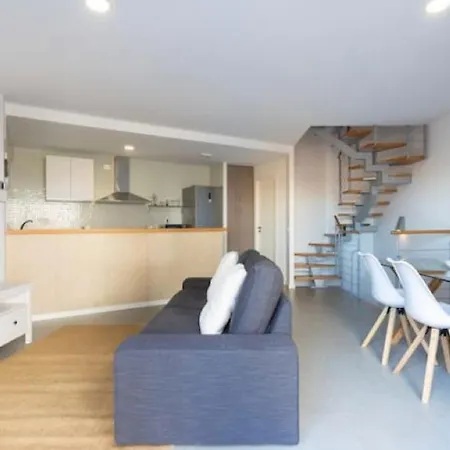 Modern Seafront Flat With A Private Garage