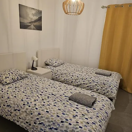 Modern Seafront Flat With A Private Garage Apartment *